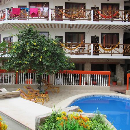 מונטניטה Hostal Pakaloro מראה חיצוני תמונה